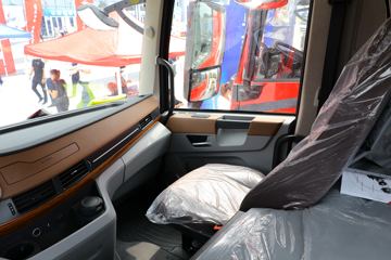 �������ó� �����콢KX 600���� 6X4 AMT�Զ���ǣ����(����)(Һ��)ͼƬ