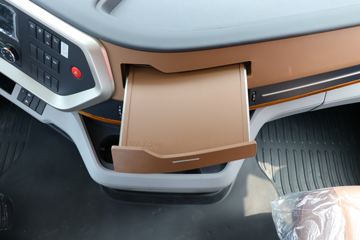 �������ó� �����콢KX 600���� 6X4 AMT�Զ���ǣ����(����)(Һ��)ͼƬ
