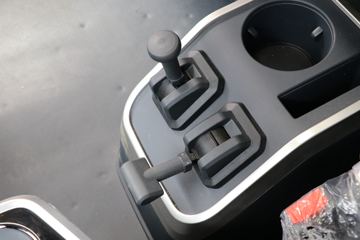 �������ó� �����콢KX 600���� 6X4 AMT�Զ���ǣ����(����)(Һ��)ͼƬ
