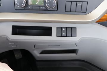 �������ó� �����콢KX 600���� 6X4 AMT�Զ���ǣ����(����)(Һ��)ͼƬ