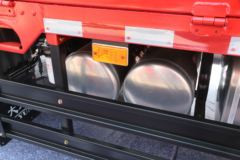 大运 祥龙 230马力 4X2 6.8米仓栅式载货车(国六)(CGC5181CCYHDF53F)