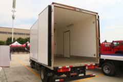 大运 祥龙 160马力 4X2 4米冷藏车(国六)(CGC5042XLCHDF33F)