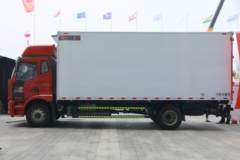 一汽解放 J6L 240马力 4X2 6.8米冷藏车(高顶)(CA5180XLCP62K1L4E6)
