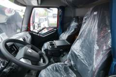 一汽解放 J6L 240马力 4X2 6.8米冷藏车(高顶)(CA5180XLCP62K1L4E6)