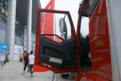 一汽解放 J6L 240马力 4X2 6.8米冷藏车(高顶)(CA5180XLCP62K1L4E6)