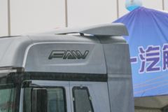 一汽解放 J7重卡 550马力 6X4 AMT自动挡牵引车(一汽)(CA4250P77K25T1E5)