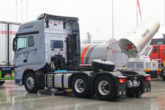 一汽解放 J7重卡 550马力 6X4 AMT自动挡牵引车(一汽)(CA4250P77K25T1E5)