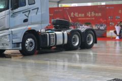 一汽解放 J7重卡 550马力 6X4 AMT自动挡牵引车(一汽)(CA4250P77K25T1E5)