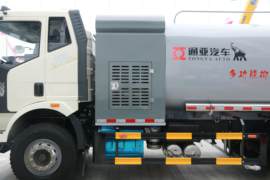 一汽解放底盘&nbsp;除尘车上装图片
