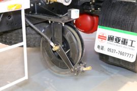 东风多利卡底盘&nbsp;清洗车底盘图片