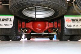 东风多利卡底盘&nbsp;清洗车底盘图片