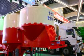 粉粒物料半挂车&nbsp;粉粒物料运输半挂车外观图片