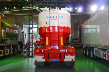 粉粒物料半挂车 粉粒物料运输半挂车外观图片