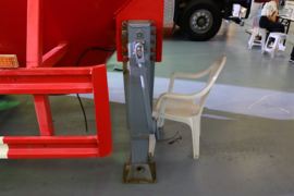 粉粒物料半挂车&nbsp;粉粒物料运输半挂车底盘图片