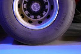 粉粒物料半挂车&nbsp;粉粒物料运输半挂车底盘图片