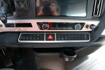 �й����� HOWO TH7�ؿ� ������ 540���� 6X4 AMT�Զ���ǣ����(����)(��Һ��)(ZZ4257V324HF1B)ͼƬ