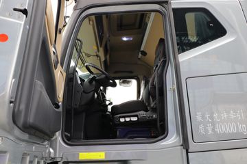 ���� �����K7�ؿ� ���ʰ� 560���� 6X4 AMT�Զ���ǣ����(����)(��������)(HFC4252P1K8E33KS)ͼƬ