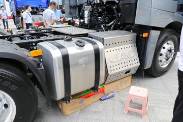 ���� �����K7�ؿ� ���ʰ� 560���� 6X4 AMT�Զ���ǣ����(����)(��������)(HFC4252P1K8E33KS)ͼƬ