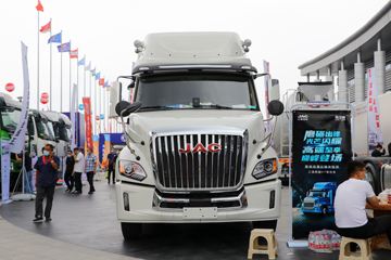 ���� �����V7�ؿ� 560���� 6X4 AMT�Զ�����ͷǣ����(����)(���ߵ�����)(HFC4253C1K7E45KS)ͼƬ