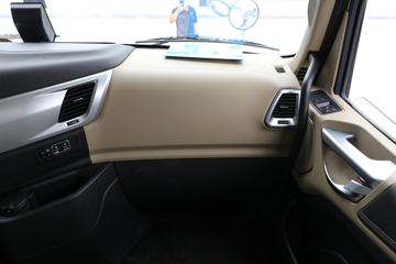 ���� �����V7�ؿ� 560���� 6X4 AMT�Զ�����ͷǣ����(����)(���ߵ�����)(HFC4253C1K7E45KS)ͼƬ