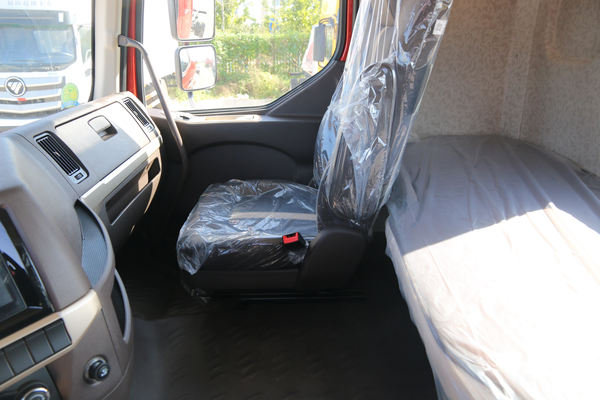 乘龙H5中卡 290马力 4X2 6.8米栏板载货车优惠1万元!