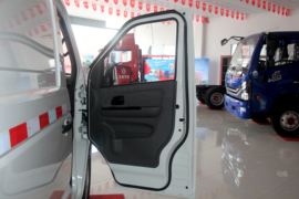 御风EM26&nbsp;电动封闭厢货驾驶室图片