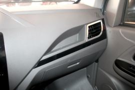 御风EM26&nbsp;电动封闭厢货驾驶室图片