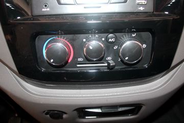 ����ɷ� ����EM26 3T 4.865�״��綯��ʽ���䳵ͼƬ