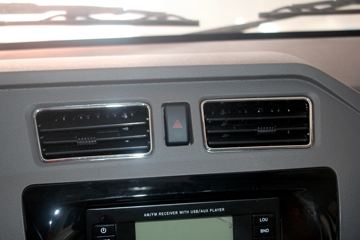 ����ɷ� ����EM26 3T 4.865�״��綯��ʽ���䳵ͼƬ