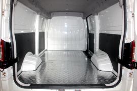 御风EM26&nbsp;电动封闭厢货货厢图片