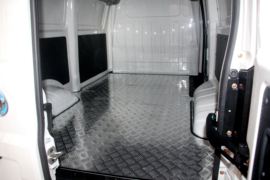 御风EM26&nbsp;电动封闭厢货货厢图片