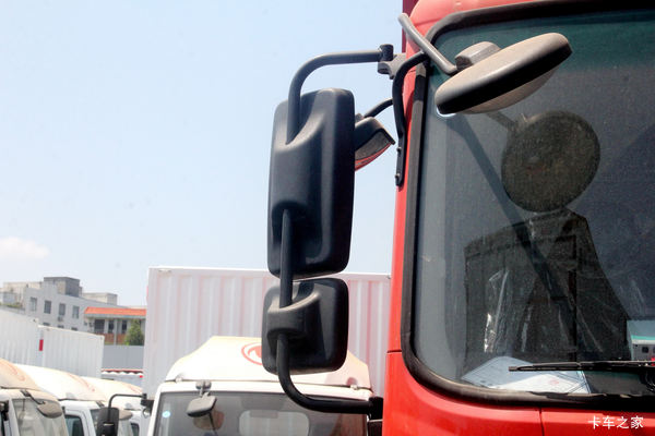 多利卡D9载货车广州市火热促销中 让利高达0.66万