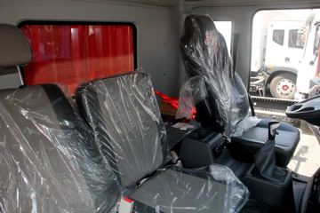 ���� ������D9 180���� 4X2 6.8����ʽ�ػ���ͼƬ