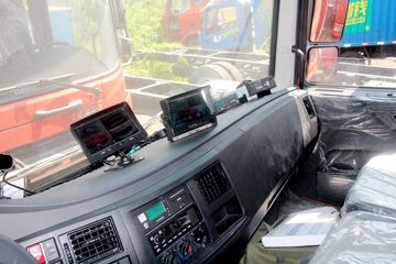 ���� ������D9 180���� 4X2 6.8����ʽ�ػ���ͼƬ