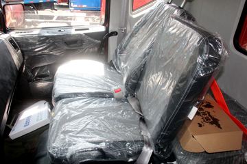 ���� ������D9 180���� 4X2 6.8����ʽ�ػ���ͼƬ