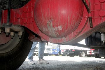 ���� ������D9 180���� 4X2 6.8����ʽ�ػ���ͼƬ