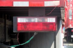 东风 多利卡D9 180马力 4X2 6.8米厢式载货车(EQ5161XXYL9BDGAC)