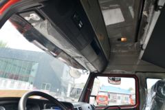 中国重汽 豪沃N5G中卡 250马力 4X2 6.75米AMT自动挡厢式载货车(国六)(ZZ5187XXYK511JF1)