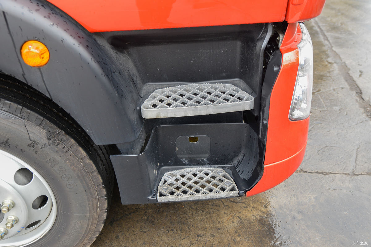 �й����� HOWO TX 220���� 4X2 6.75�ײ�դʽ�ػ���(����)���                                                