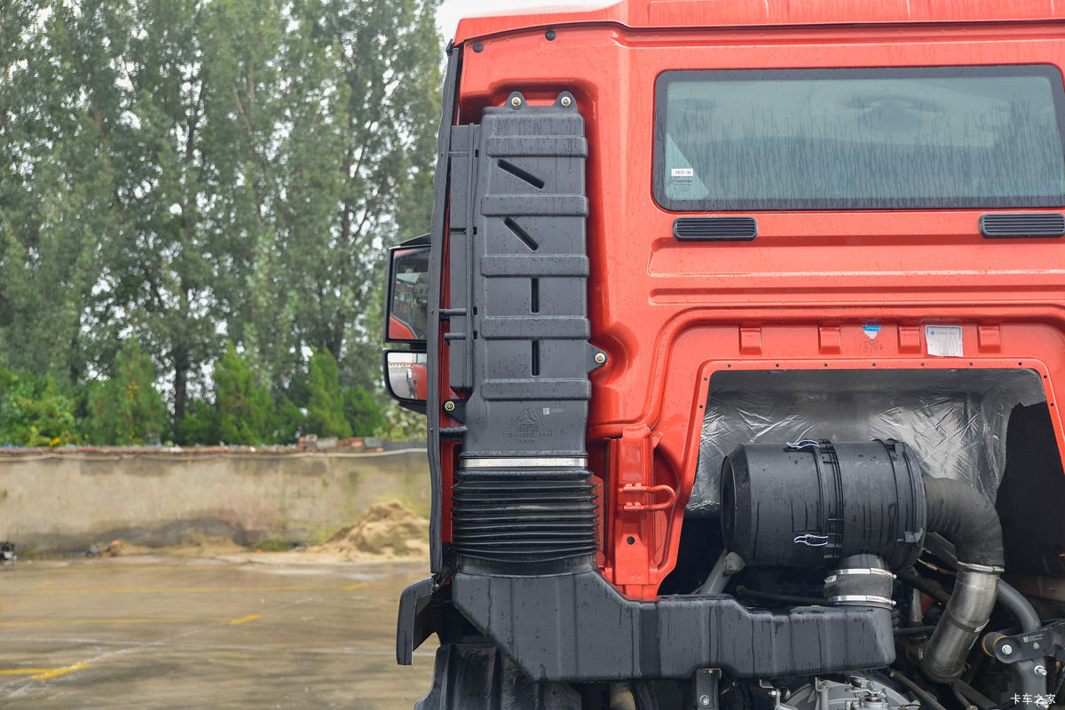 �й����� HOWO TX 220���� 4X2 6.75�ײ�դʽ�ػ���(����)���                                                