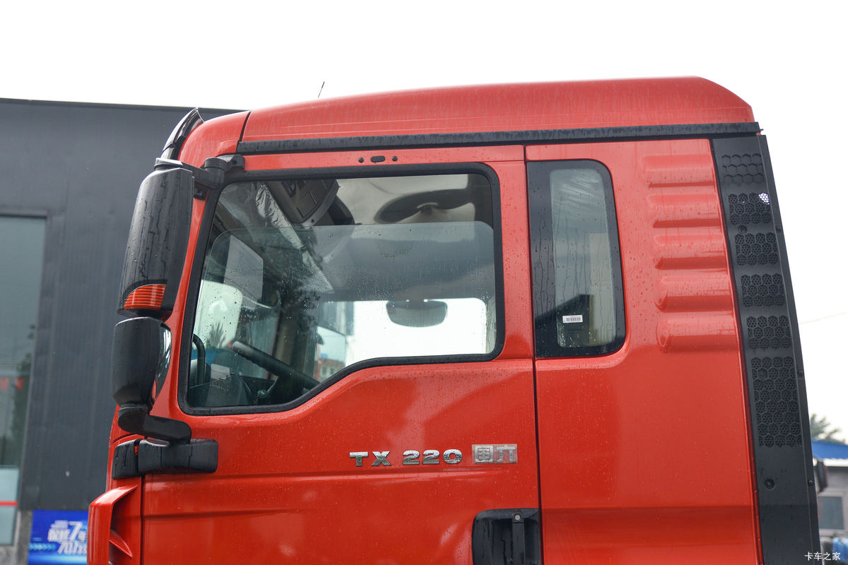�й����� HOWO TX 220���� 4X2 6.75�ײ�դʽ�ػ���(����)���                                                