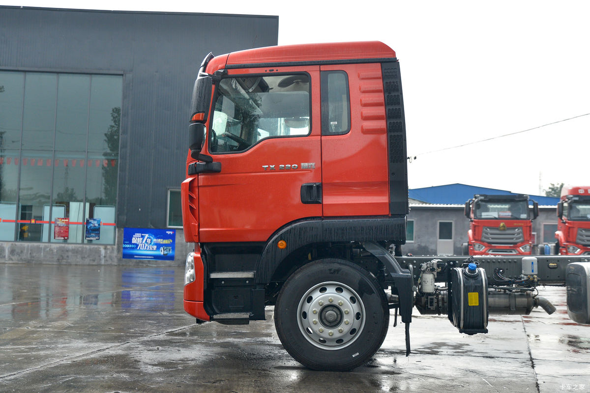 �й����� HOWO TX 220���� 4X2 6.75�ײ�դʽ�ػ���(����)���                                                