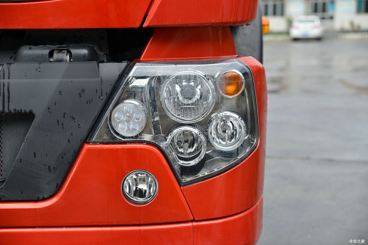 �й����� HOWO TX 220���� 4X2 6.75�ײ�դʽ�ػ���(����)���                                                