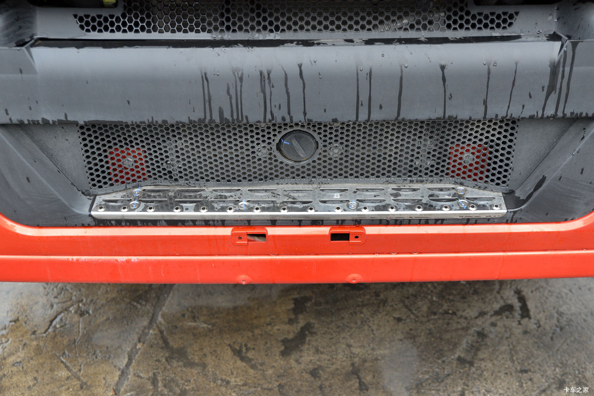 �й����� HOWO TX 220���� 4X2 6.75�ײ�դʽ�ػ���(����)���                                                