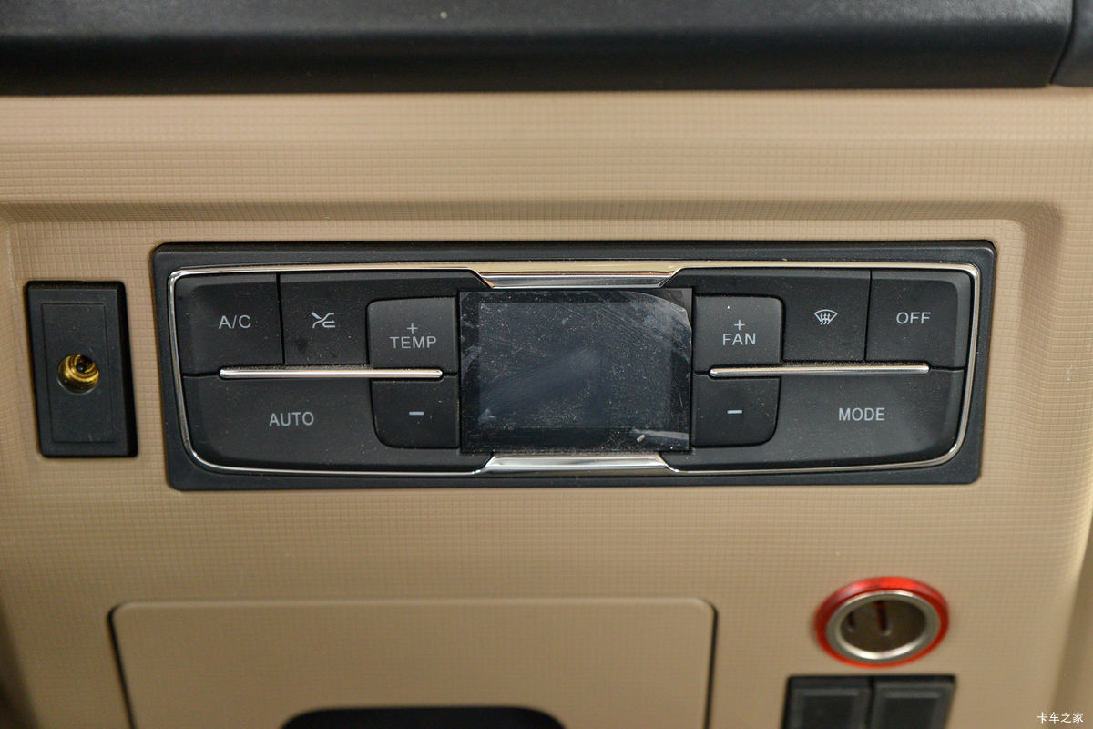 �й����� HOWO TX 220���� 4X2 6.75�ײ�դʽ�ػ���(����)��ʻ��                                               