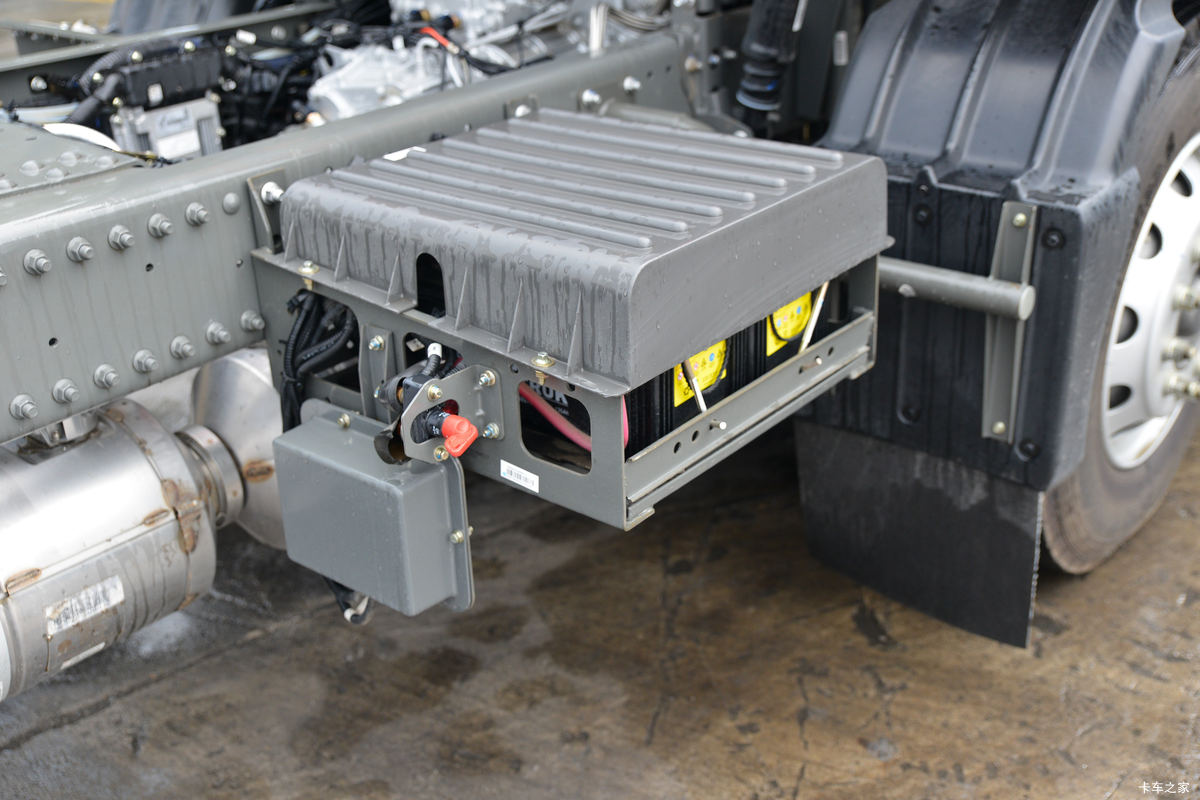 �й����� HOWO TX 220���� 4X2 6.75�ײ�դʽ�ػ���(����)����                                                