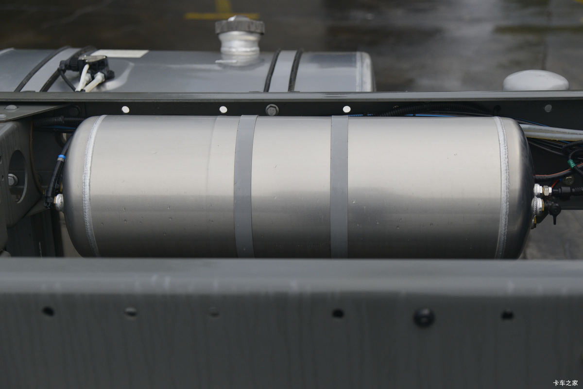 �й����� HOWO TX 220���� 4X2 6.75�ײ�դʽ�ػ���(����)����                                                