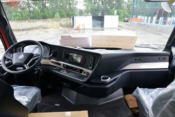 �й����� HOWO TH7�ؿ� 460���� 8X4 9.5��AMT�Զ�����ʽ�ػ���(����)(ZZ5317XXYV466HF1)ͼƬ