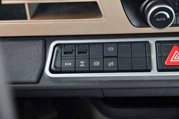 �й����� HOWO TH7�ؿ� 460���� 8X4 9.5��AMT�Զ�����ʽ�ػ���(����)(ZZ5317XXYV466HF1)ͼƬ