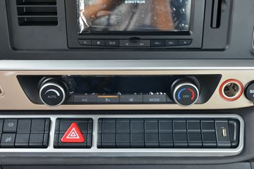 �й����� HOWO TH7�ؿ� 460���� 8X4 9.5��AMT�Զ�����ʽ�ػ���(����)(ZZ5317XXYV466HF1)ͼƬ